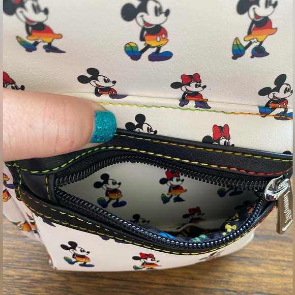 Disney Loungefly Mickey & Minnie Mouse Pride Rainbow Wristlet - Picture 4 of 5